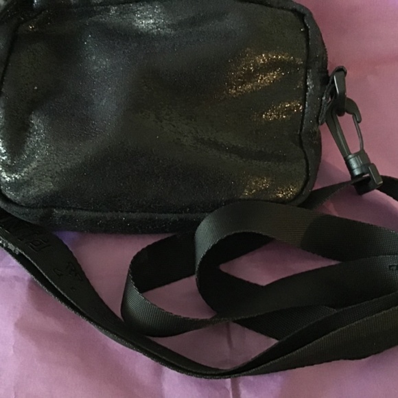 Victoria’s Secret PINK Messenger Bag - Picture 6 of 6